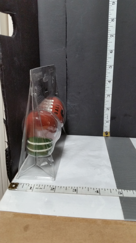 Football Salt & Pepper Shaker Set "New England Patriots". 2018 New In Box - Picture 6 of 6