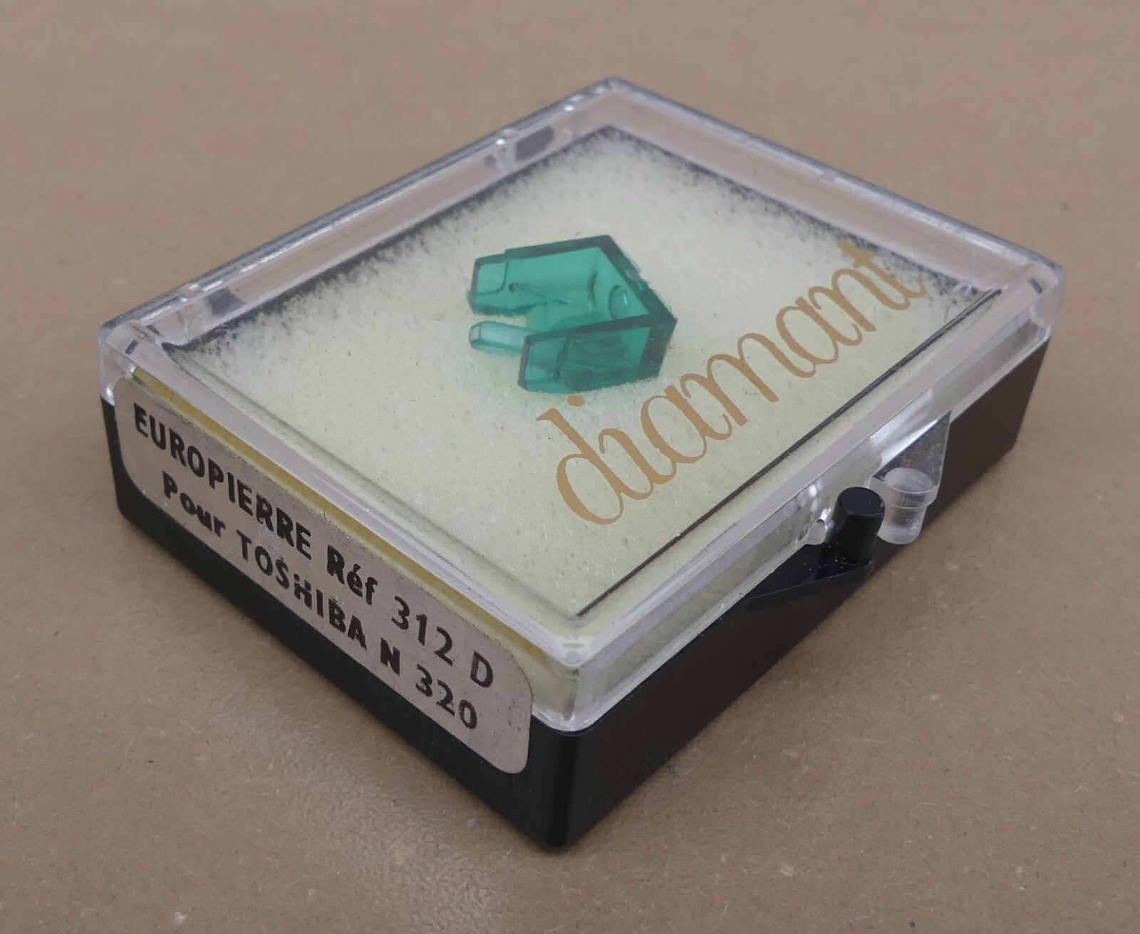 Aiguille Toshiba N 320 authentique diamant Europierre scellé