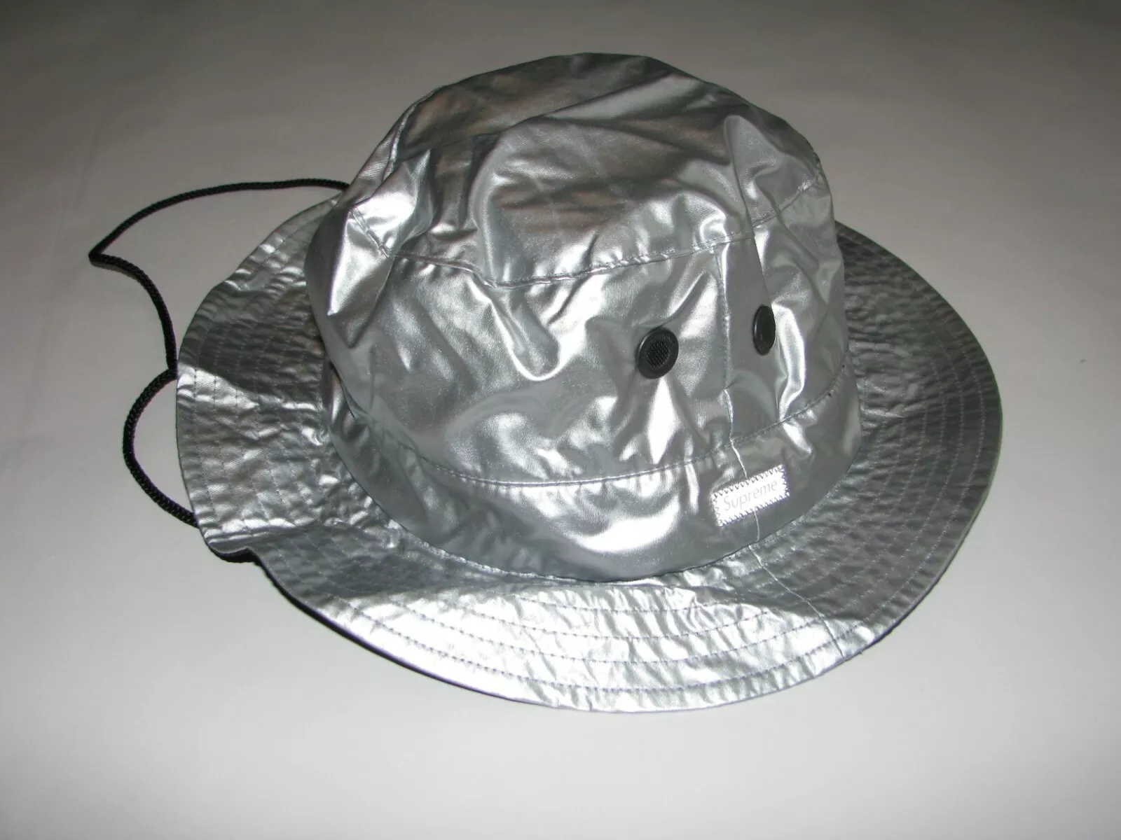 Casquette chapeau seau SUPREME NY Contrast Boonie ARGENT petite/moyenne NEUVE ! F/W 2018