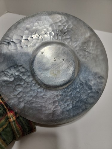 Vintage Everlast Hammered Forged Aluminum Round Tray with Bamboo Print 8"... - Picture 3 of 4