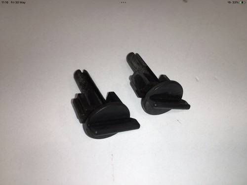 Par de clips para parrilla radiador Volvo 240 260 244 245 265 264 - Imagen 2 de 12