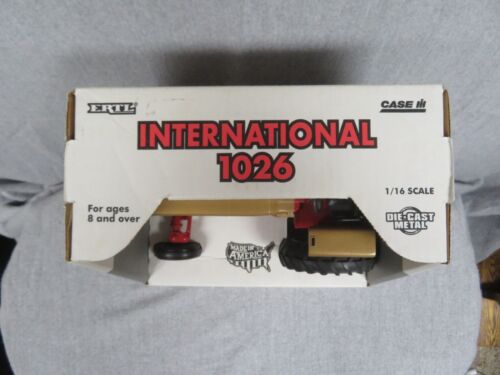 International 1026 1996 Collector Edition 1/16 Scale Ertle Die Cast Metal NIB - Picture 3 of 7
