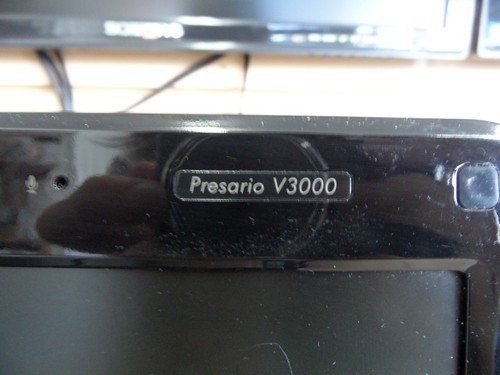 Compaq Presario V3000 4 Parts Nothing On Screen Hard Drive Wiped Lights Came On* - Picture 3 of 8