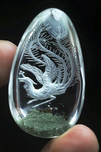 Colgante de cuarzo pulido con talla inversa de cristal fantasma natural de 97,5 quilates - Imagen 2 de 8