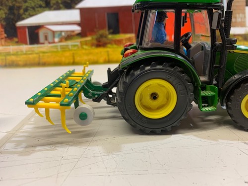 BRITAINS.ECT. 1:32.FARM. JOHN DEERE 5820.4x4 TRACTOR.DRIVER.DRAG TINE CULTIVATOR - Picture 8 of 20
