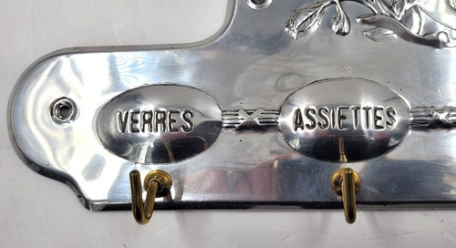 HERVORRAGEND Vintage französisches Metall Geschirrtuch Stoff Wandregal 4 Messing Haken Namensetiketten - Bild 6 von 10