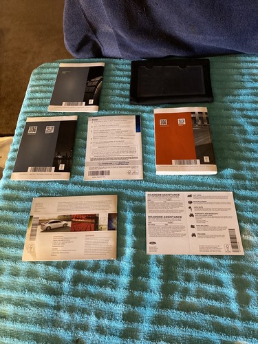 2014 Ford Fusion OEM Owner’s Manual Set W/ Case-Used - Imagen 6 de 9