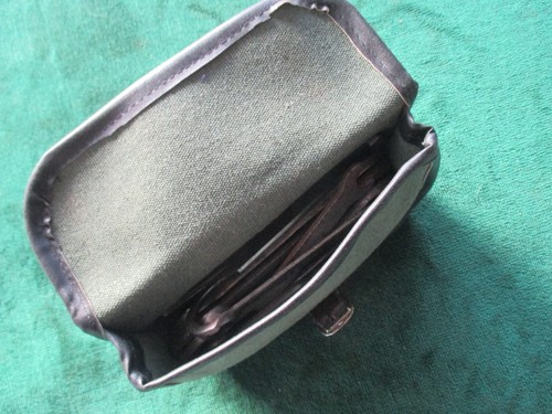 RARE TRIUMPH WA58 ORIGINAL HESSIAN TOOL POUCHES T120 T110 5T 6T TR6 - Picture 7 of 9