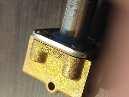 Danfoss EV210B 032U5710 1/4in Npt Solenoid Valve Body NEW FREE SHIPPING LOC A1 - Picture 3 of 12