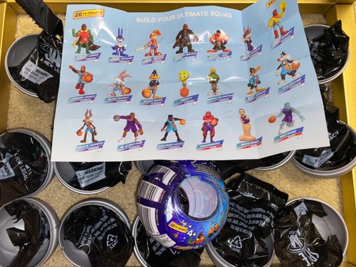 BUGS BUNNY (BATMAN) - Space Jam: A New Legacy Mini Figures Series 2 - NEW - Picture 3 of 3
