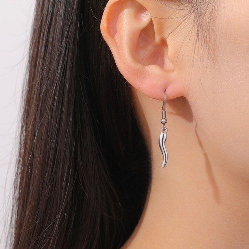 Orecchini a gancetto in acciaio inox pendente a corno peperoncino donna ragazza - Imagen 2 de 7