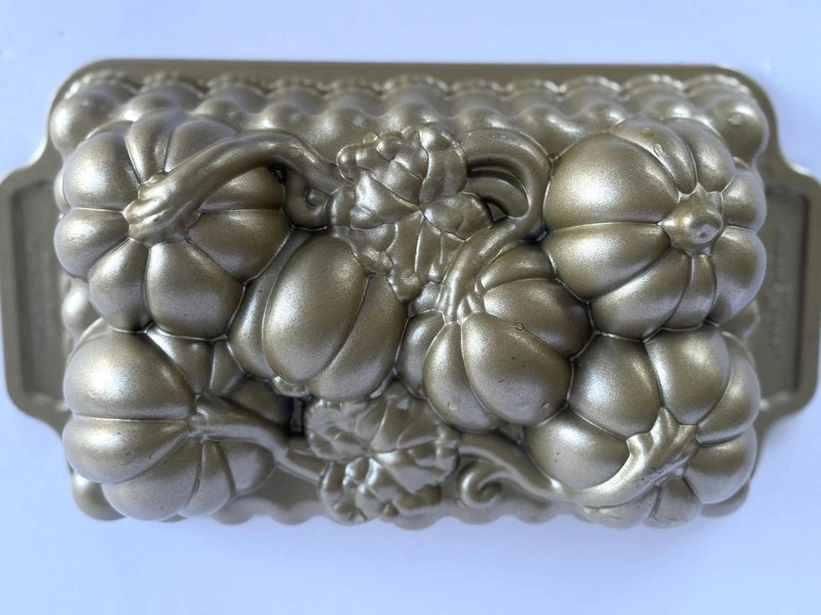 Nordic Ware Pumpkin Patch Loaf Pan Cast Aluminum Gold 6 Cup Fall Baking Mold