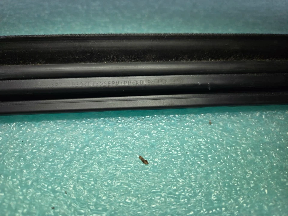 Sello de goma interior de vidrio para puerta de ventana de pasajero 2011-2016 Scion TC Foto 2 de 3