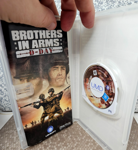 Sony PSP playstation portatile Brothers In Arms D-Day con manuale 16+ - Foto 2 di 3