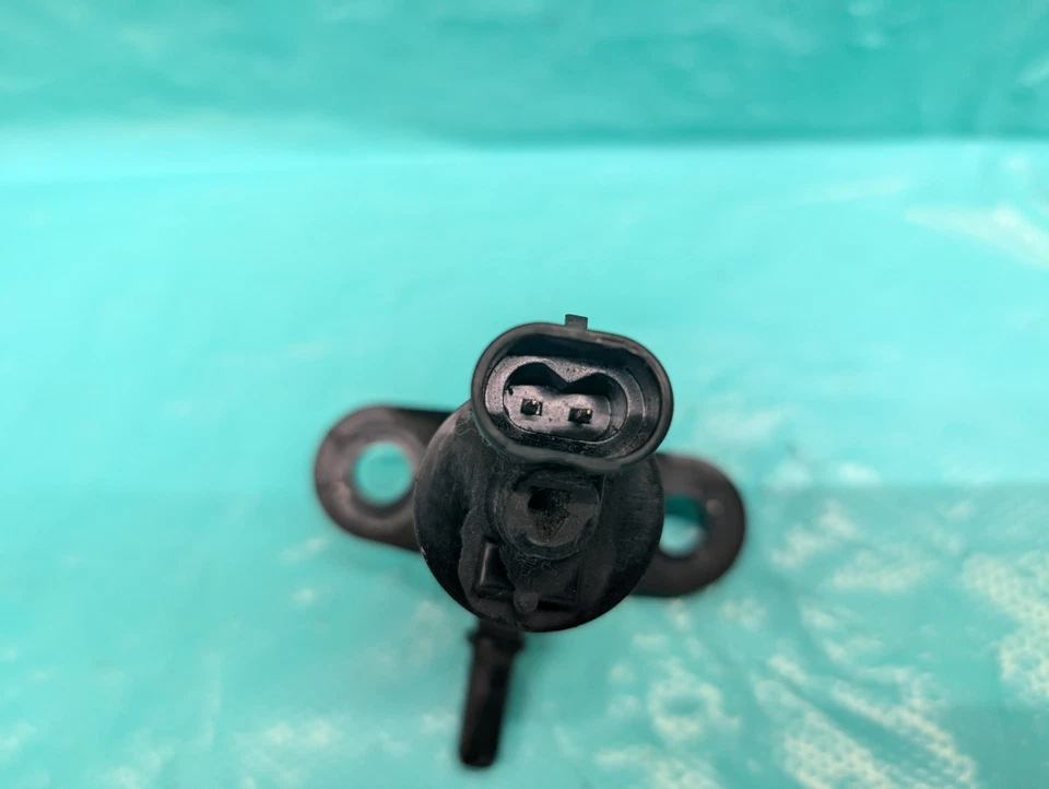 Válvula de purga de bote de vapor para Chevy Astro Blazer Express K1500 K2500 GMC Savana Foto 2 de 4