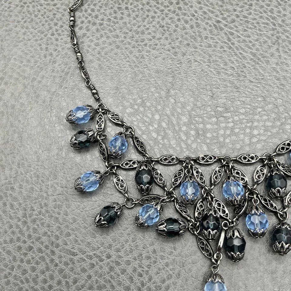 Collar babero filigrana 2028 tono plata azul negro cuentas de vidrio colgante declaración Foto 3 de 4