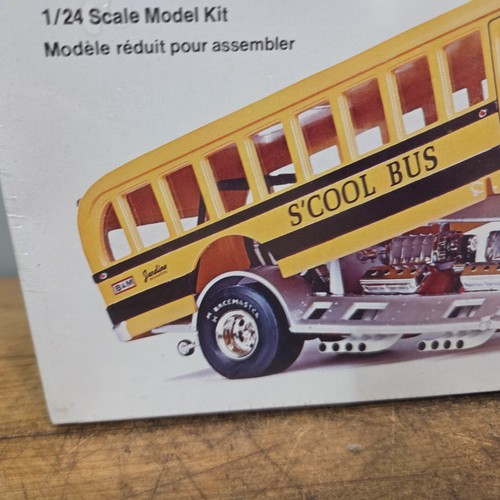 KIT DE COCHE MODELO MATTEL TOM DANIEL S’COOL BUS ESCALA 1/24 DE COLECCIÓN SELLADO - Imagen 2 de 16