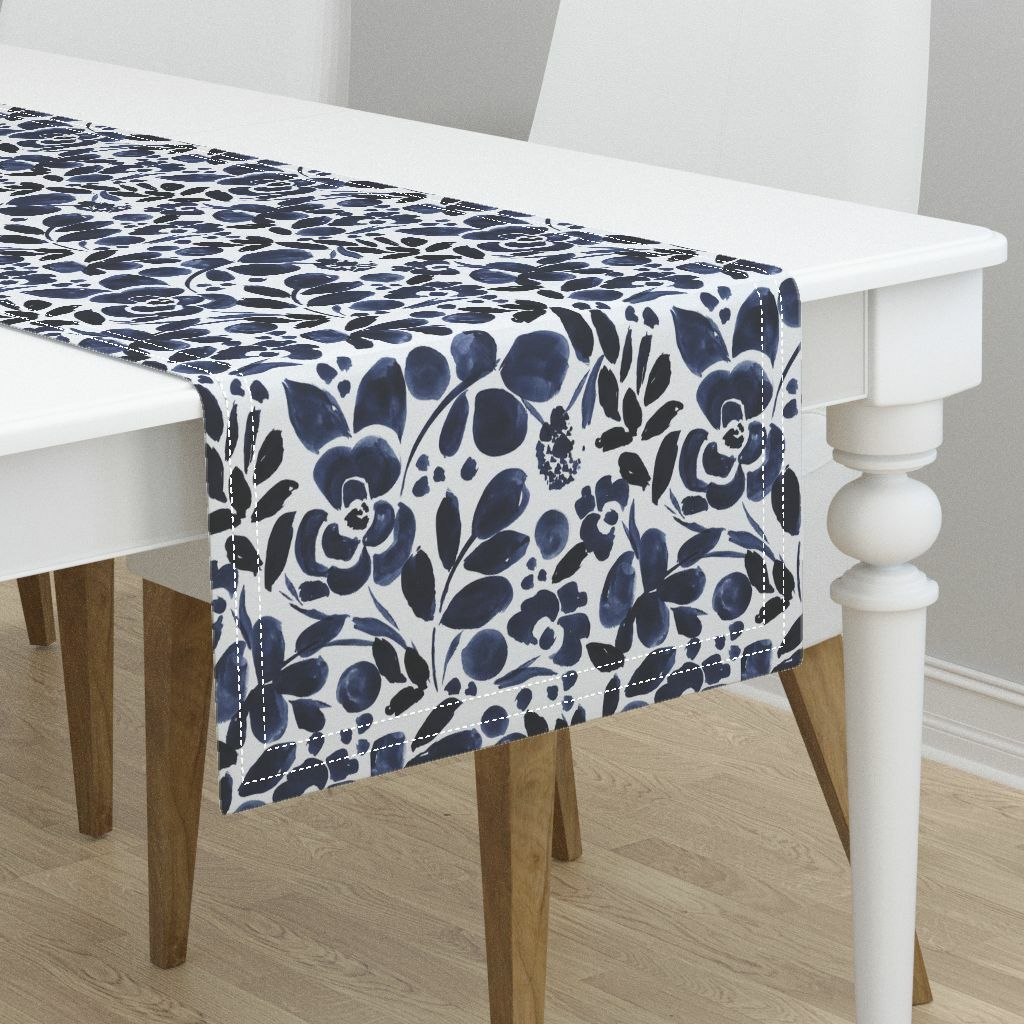 Table Runner fleuri bleu marine floral fleuri floral aquarelle bleu satin de coton Table Runner fleuri bleu marine floral fleuri floral aquarelle bleu satin de coton