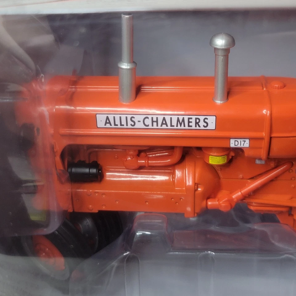 Ertl Allis-Chalmers D-17 N/frontend die-cast tractor orange with original box - Image 3 of 4