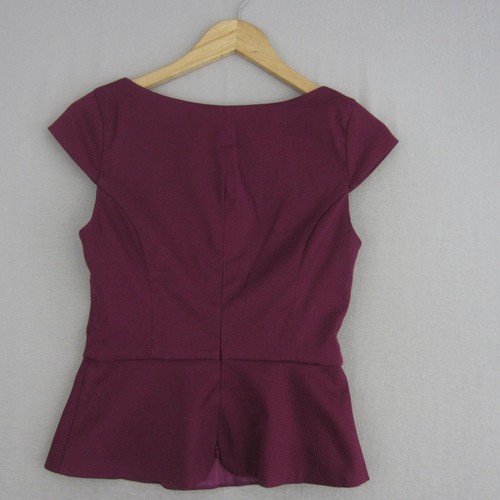 Review Top Womens 8 Red Maroon Fitted Blouse Shirt Work Event Career Ladies - Picture 6 of 16