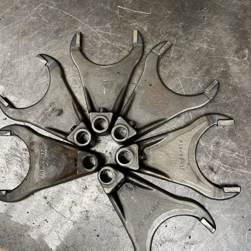 Jeep Bronco Dana 20 Transfer Case Shift Fork F18-66-17 - Picture 2 of 5