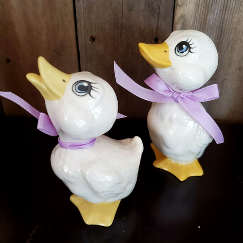 2 Vintage Kitsch Big Eye Porzellan Keramik Enten Band Schleifen 4" - Bild 1 von 3