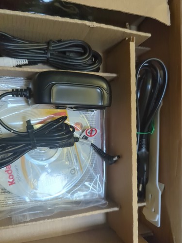 Kodak Easy Share SV811 Digital Picture Frame - With All Accessories Except Remot - Picture 6 of 7