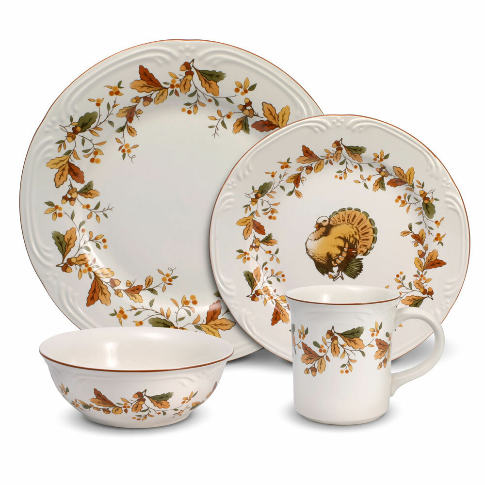 PfaltzgraffAutumn Berry 32 Piece Dinnerware Set PfaltzgraffAutumn Berry 32 Piece Dinnerware Set