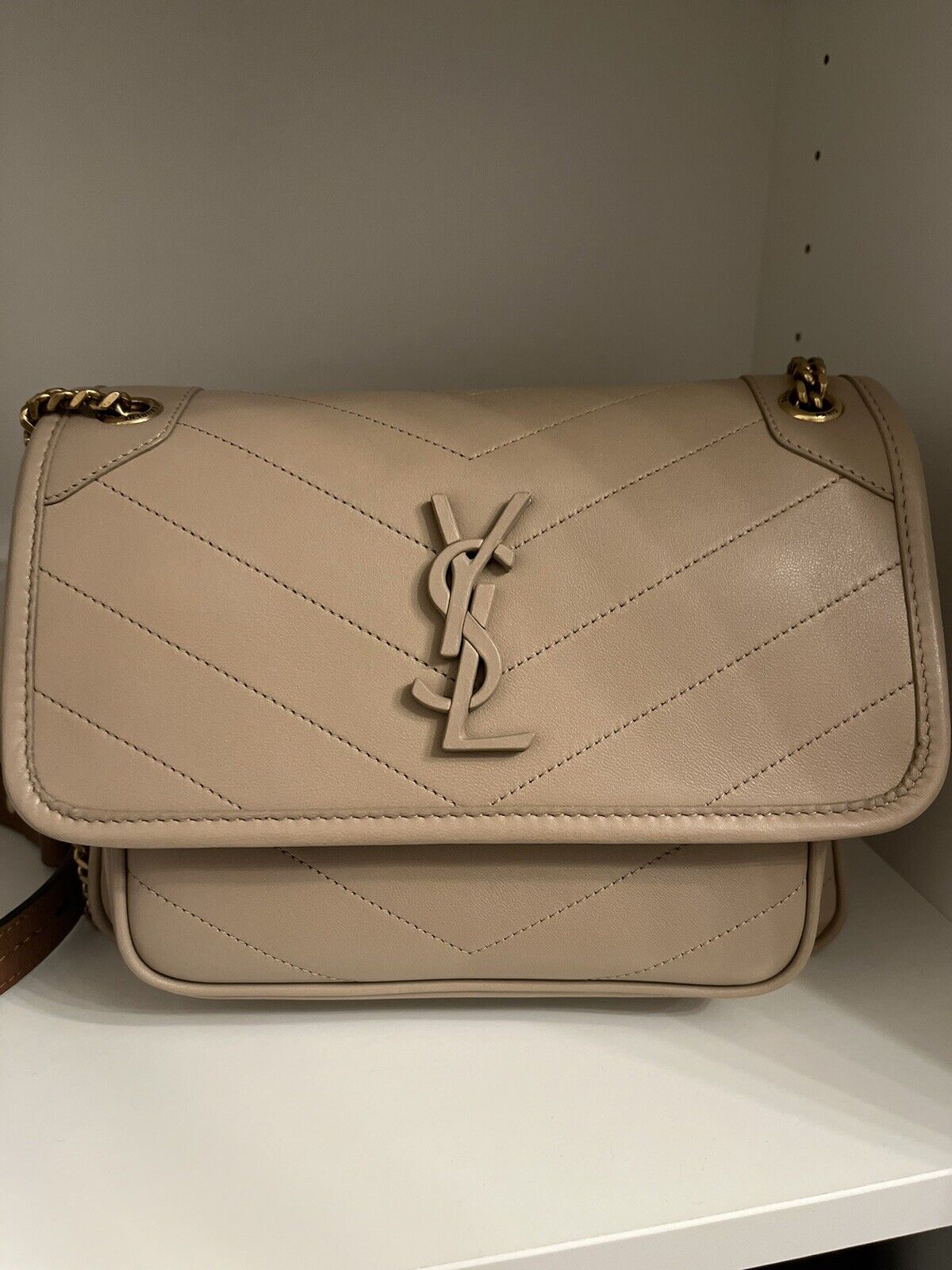 Saint Laurent YSL Niki lets you buy a bag that you will never