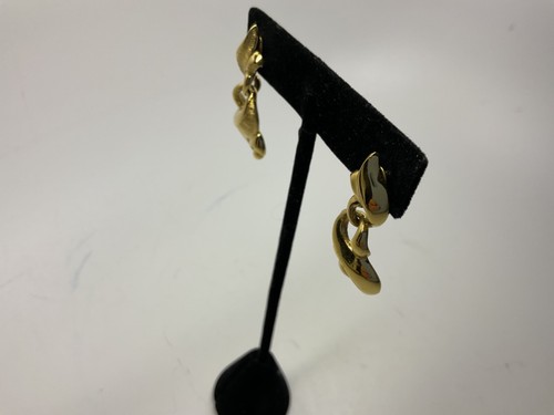 VTG SIGNED MONET POLISHED & BRUSHED GOLD ORNATE SCROLL DROP DANGLE STUD EARRINGS - Picture 2 of 6