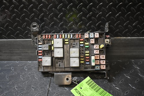 2006 Ford F550SD Cabin Fuse Box 6L TD AT 4x2 6C3T14A067AB - Imagen 1 de 3