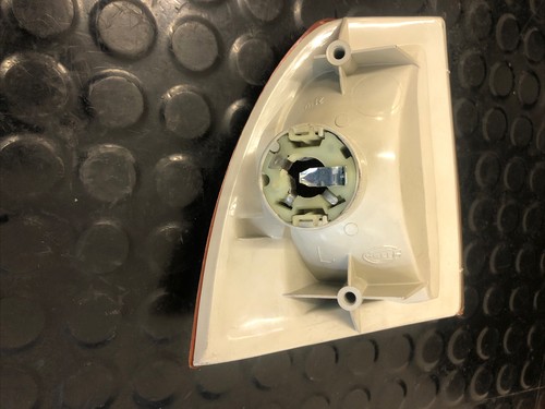 FANALINO ANTERIORE SX ARANCIONE AUDI 100 C2 HELLA 2BA003119051 dal 1976 al 1982 - Foto 6 di 9