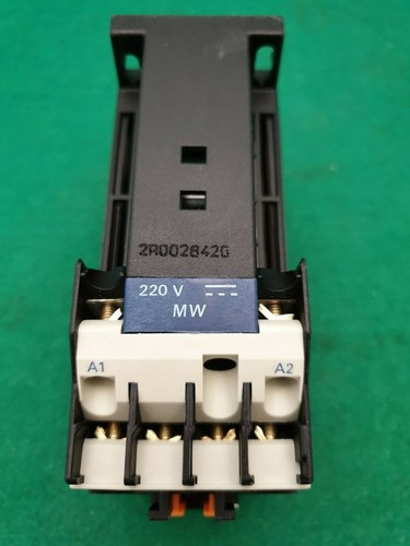 Telemecanique CA3 DN31MW Schütz 220V Volt DC Spule 10A Amp - Bild 5 von 5