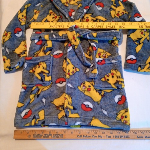 Nintendo Boys Pokemon Bath Robe Size 4/5 Gray Yellow Fleece Long Sleeve Belt LNC - Picture 4 of 11