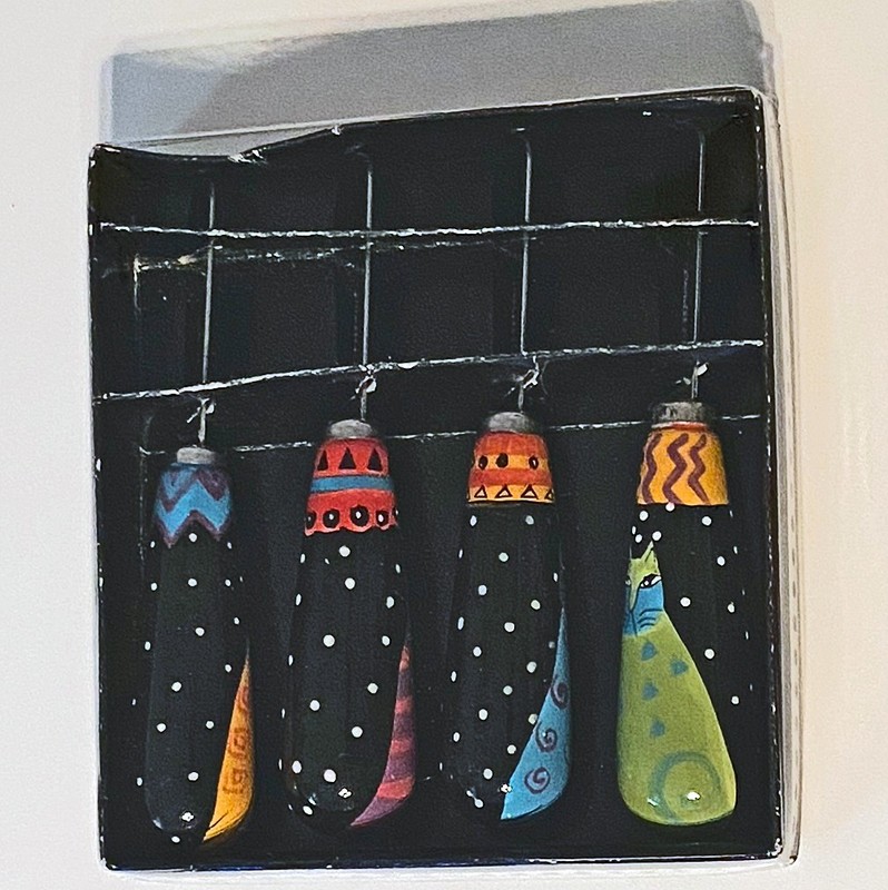 Laurel Burch Cat Themed Spreader Set Black Polka Dots