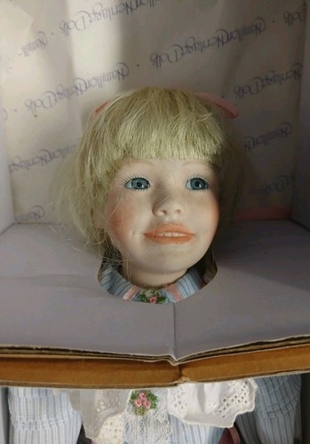 Hamilton Collection HEATHER Porzellanpuppe entworfen von Joke Grobben  - Bild 1 von 11