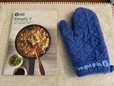 WW Healthy Kitchen Simply 5 Cookbook with Oven Mitt Set