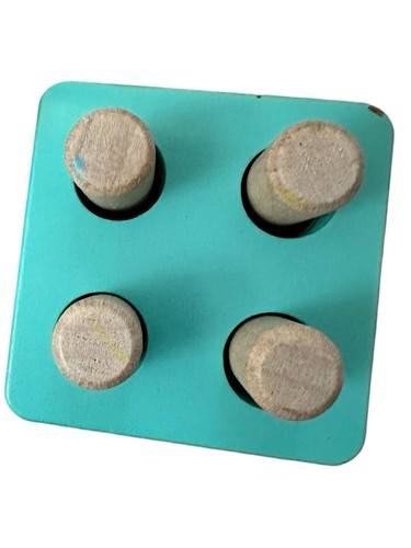 Lovevery Sort & Stack Peg Puzzle The Enthusiast Play Kit Months 28, 29, 30 - Picture 8 of 9