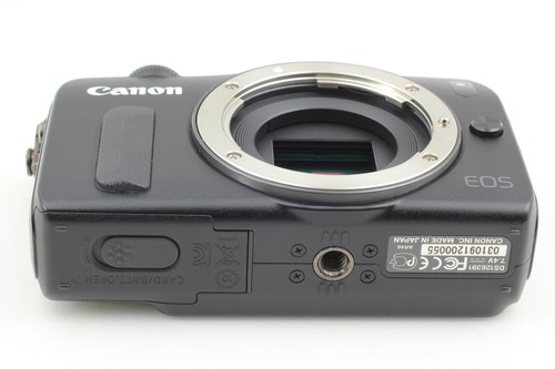 [Near MINT w/Strobe]  Canon EOS M 18.0MP Mirrorless Digital Camera Black JAPAN　 - Picture 18 of 20