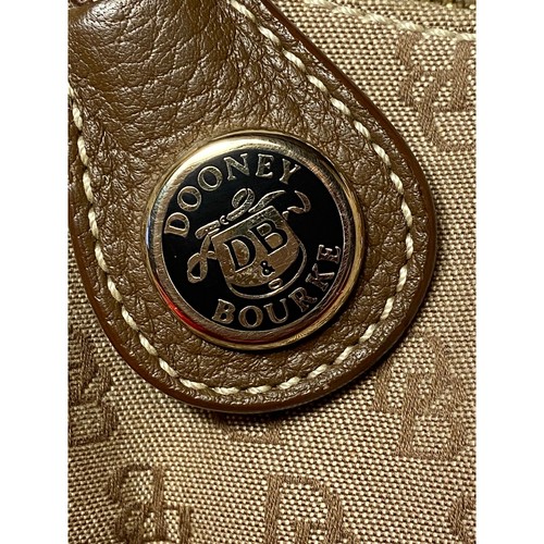 Dooney & Bourke hellbraun Logodruck Mini Bucket Bag Handtasche 6 x 8 Reißverschluss Anhänger gebraucht, in einwandfreiem Zustand - Bild 7 von 14