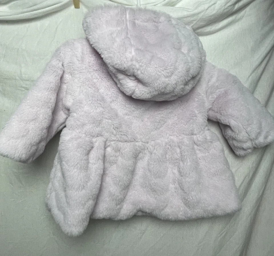 Abrigo de bebé de piel sintética difusa rosa claro primeras impresiones 3-6 Mos Macys Foto 2 de 4
