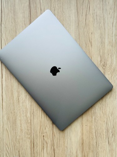 Apple MacBook Pro 16" 2019/ i9-2.30 GHz/32GB RAM/1TB SSD/AMD Radeon 550M 4GB GPU - Picture 6 of 6