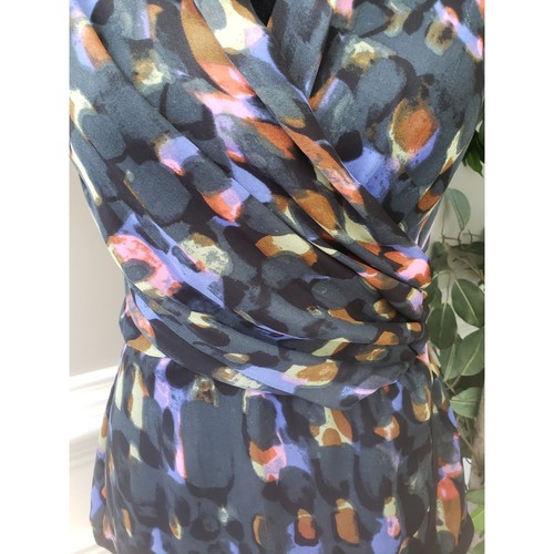CAbi Tank Top Womens Medium Multi Geo Print Polyester Sleeveless Surplice V-Neck - Picture 9 of 13