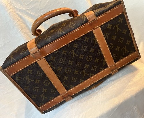 LOUIS VUITTON PET CARRIER, MONOGRAM SAC CHIEN 40, 16” Long - Picture 20 of 24