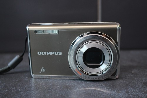 Olympus FE-5035 14.0MP Digital Camera - Picture 6 of 10