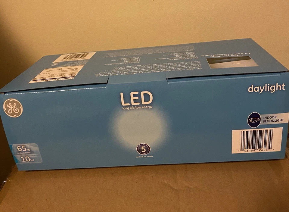 GE LED Lightbulbs BR30Daylight Dimmable Indoor Flood Lights 65W 10W (4 pack)NEW - Image 3 of 4