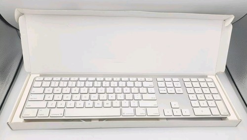 Apple Tastiera Cablata con USB MB110LL/B Modello A1243 - Foto 3 di 10