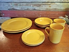 8 pc JC Penney Home Collection Athena Yellow Gold Dinnerware Set