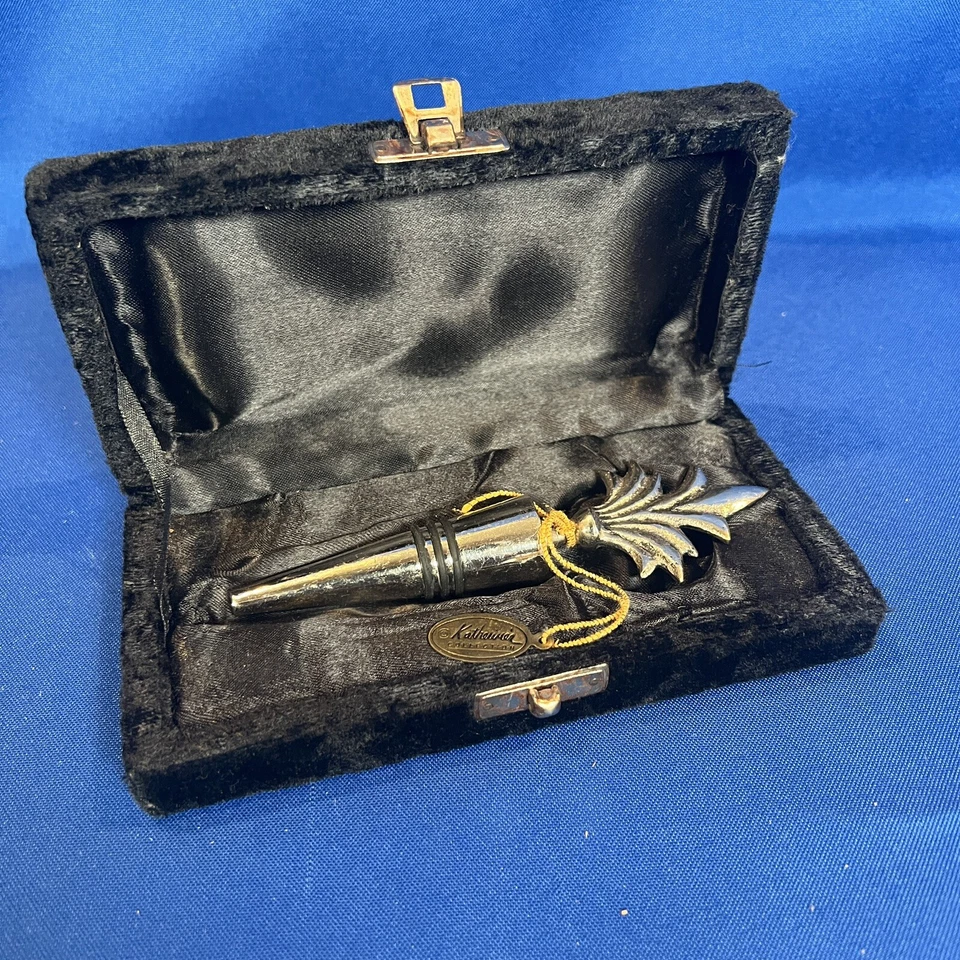 Tappo Per Bottiglia In Metallo E Argento Della Collezione Di Katherine #15-33266 - Immagine 2 di 4