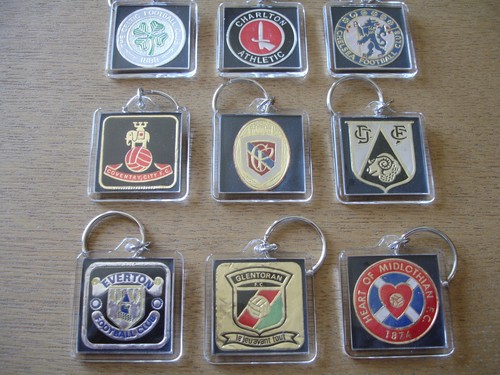 VINTAGE 1970ER 'ESSO' ABZEICHEN SCHLÜSSELRING. WÄHLEN SIE IHREN CLUB AUS LISTE A-I # SUPER # - Bild 2 von 7